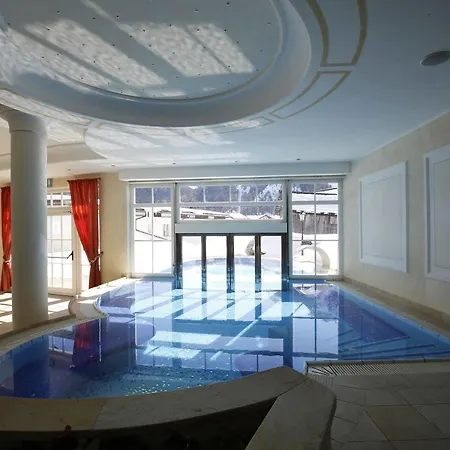 Hotel Th - Greif 4*