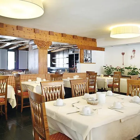 Hotel Th - Greif 4*